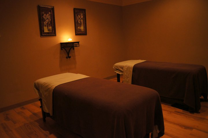 Enjoy a couples massage with your special someone!