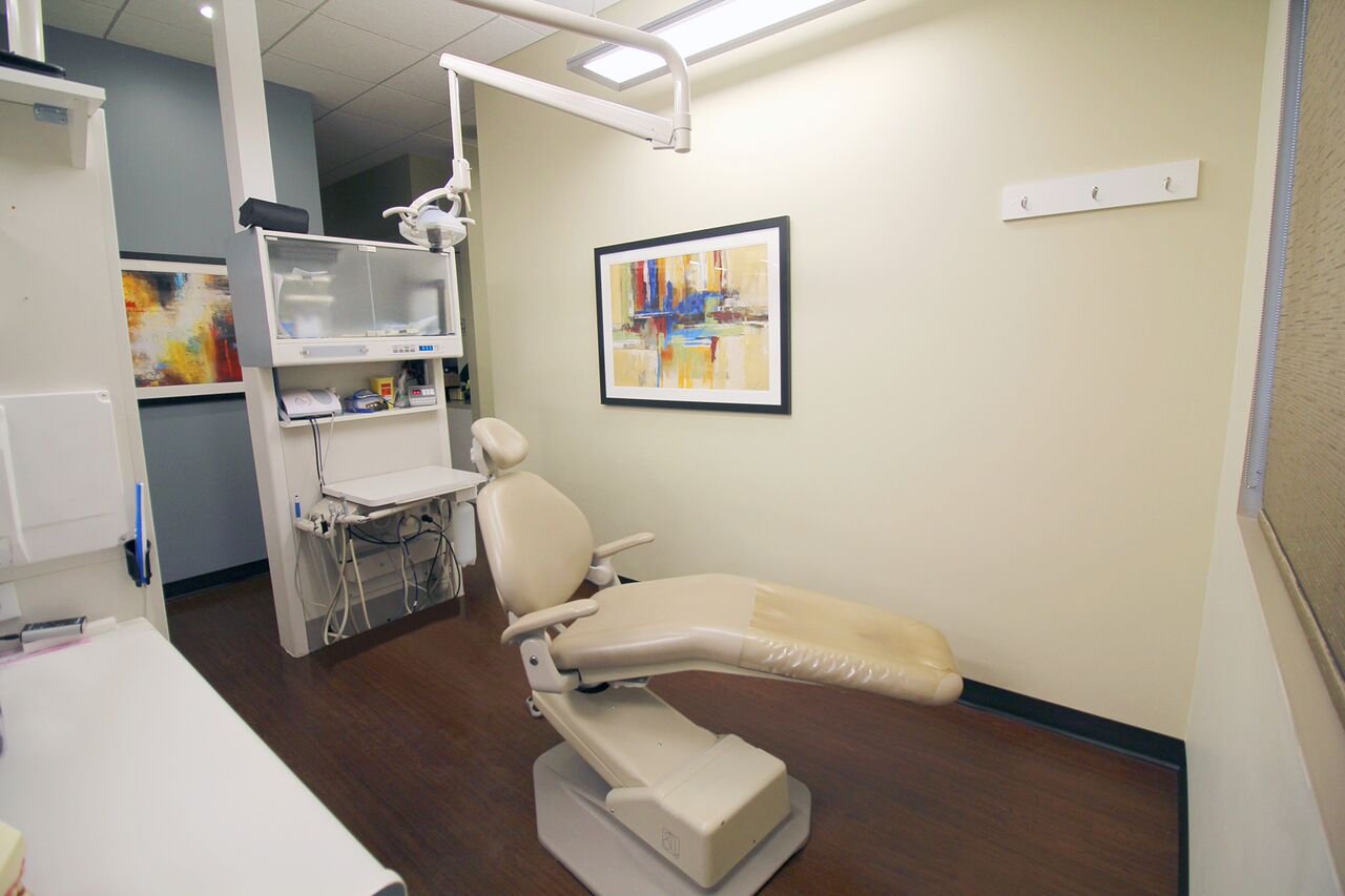 Dental chair at Okotoks dental implants centre located just 1.6 kms to the 