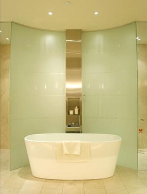 Mirror Interiors Curved Glass Wall